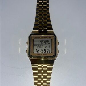 Casio A500WGA-9D Men's Vintage gold-tone stainless steel digital watch